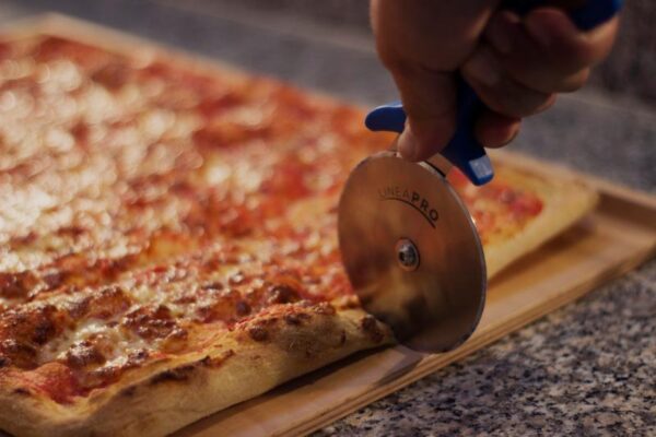 pizza cutter
