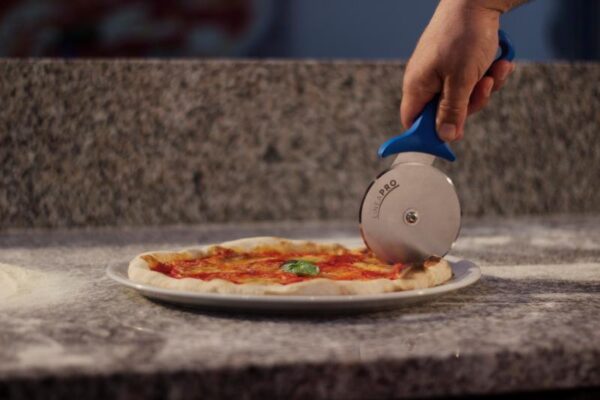 pizza cutter